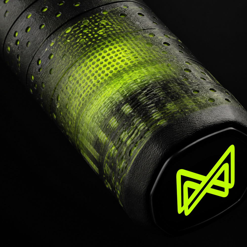 Vibration Control Tech: Cross-section of a MOZURU padel racket with silicone dampening handle system.